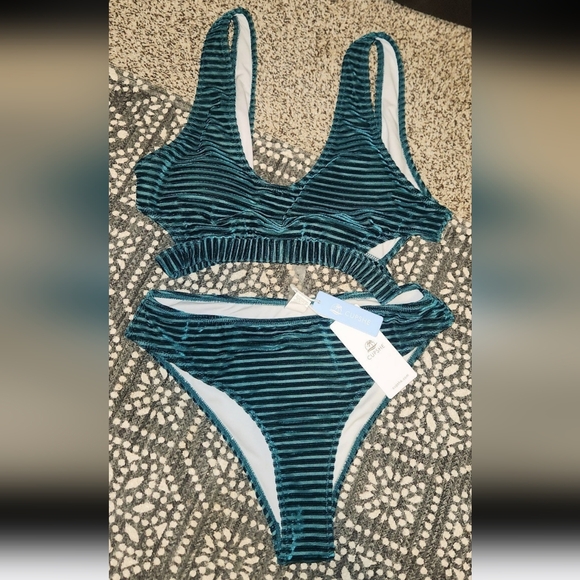 Medium NWT Ribbed Bikini - Picture 2 of 3